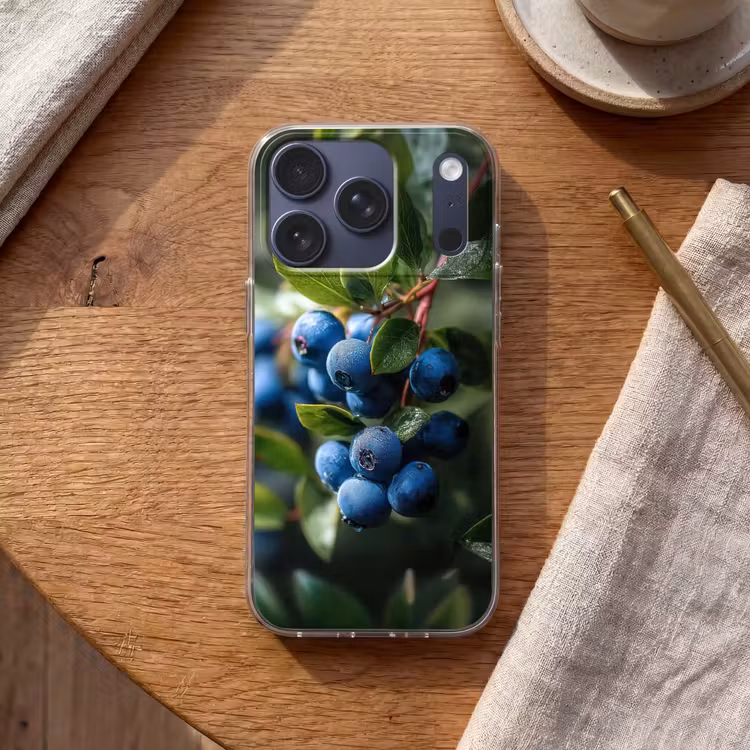 Blauwe bessen - Dauwdruppels - Natuurlijk licht Telefoonhoesje iPhone 17 Pro klein -sfeer1