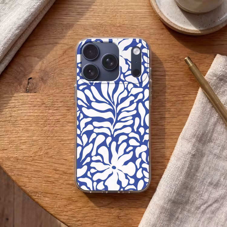 Bloemen patroon - Blauw - Wit - Bladeren Telefoonhoesje iPhone 17 Pro klein -sfeer1