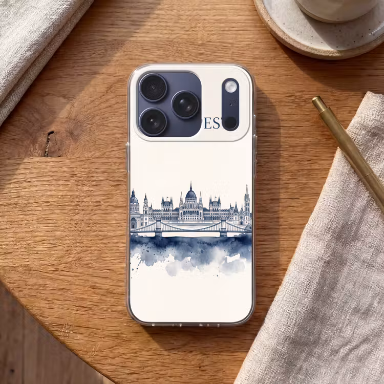Boedapest - Skyline - Architectuur - Aquarel - Blauw Telefoonhoesje iPhone 17 Pro klein -sfeer1