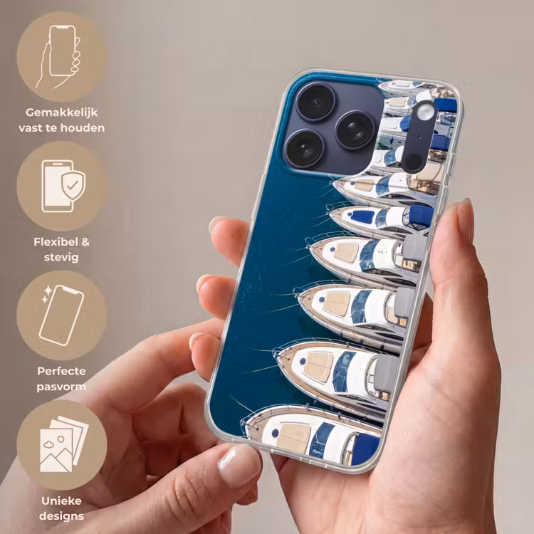 Boot - Jachthaven - Water - Zomer - Blauw Telefoonhoesje iPhone 17 Pro klein -sfeer3_NL