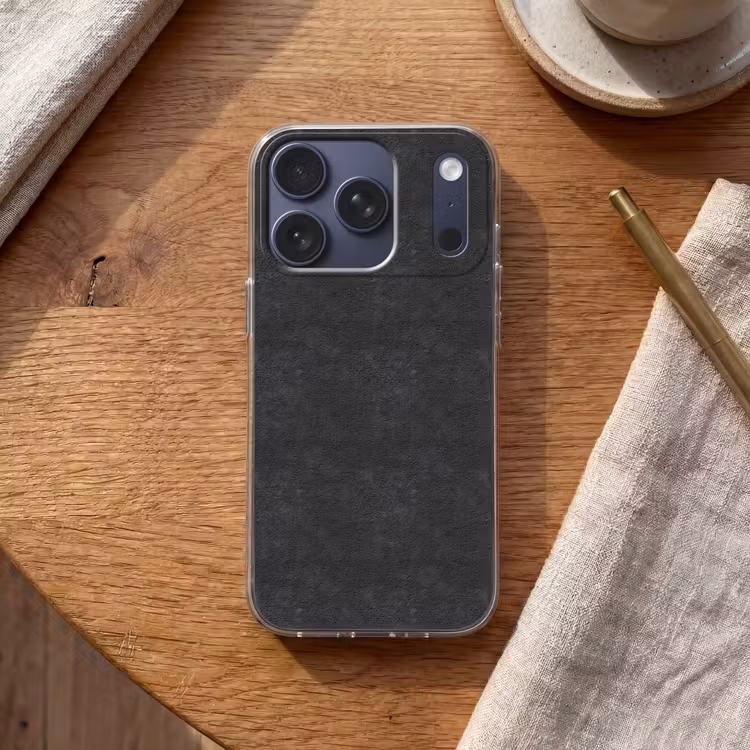Donkergrijs - Asfaltstructuur - Ruw Telefoonhoesje iPhone 17 Pro klein 878 -sfeer1