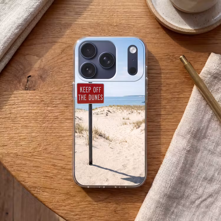 Duin - Bord - Kust - Landschap - Rood Telefoonhoesje iPhone 17 Pro klein -sfeer1