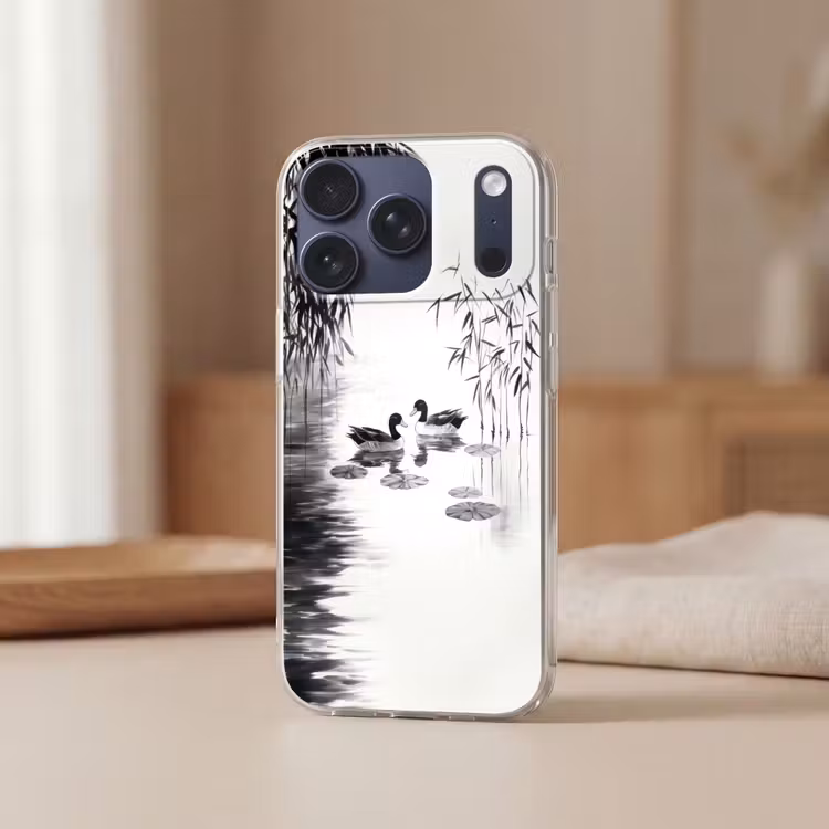 Eenden - Waterlelies - Riet - Zwart Telefoonhoesje iPhone 17 Pro klein -sfeer2