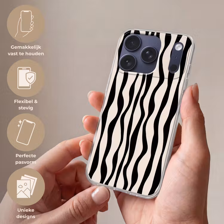 Golvende lijnen - Beige - Zwart - Abstract Telefoonhoesje iPhone 17 Pro klein -sfeer3_NL