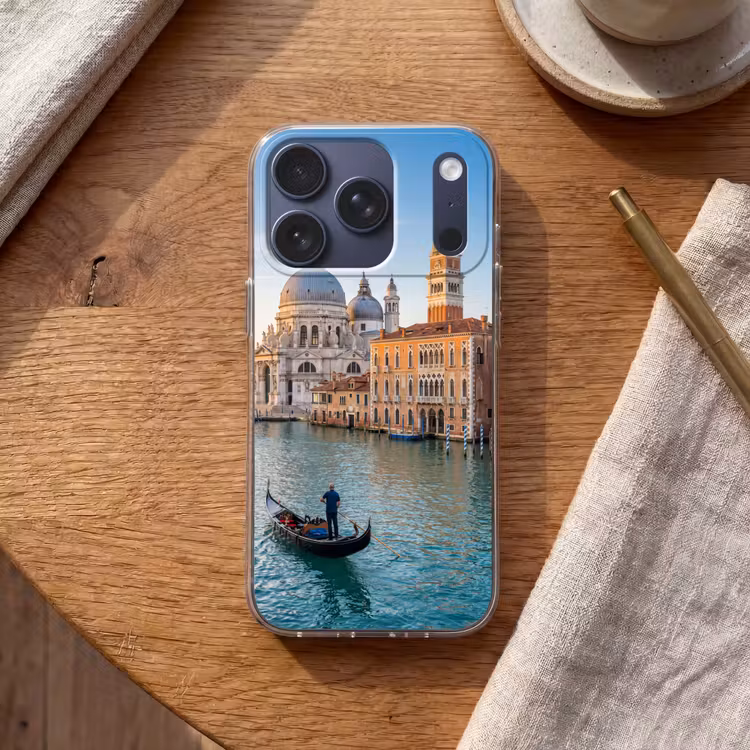 Gondel - Venetië - Kanaal - Stadsgezicht - Avondlicht Telefoonhoesje iPhone 17 Pro klein -sfeer1