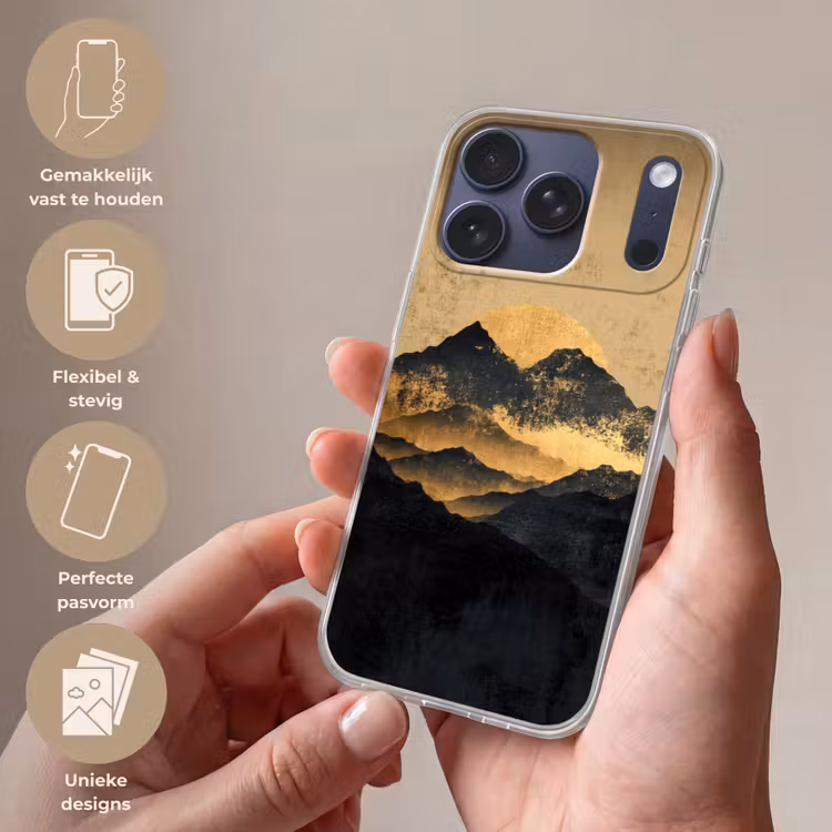 Gouden Bergen bij Maanlicht Telefoonhoesje iPhone 17 Pro klein -sfeer3_NL