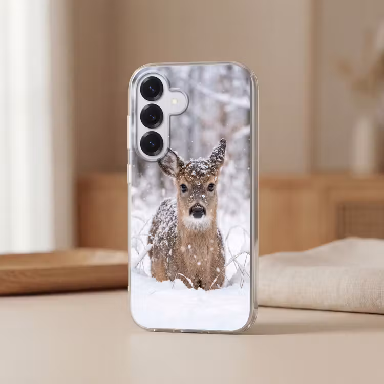Hert - Sneeuw - Bos - Dieren - Vertederend Telefoonhoesje Samsung Galaxy S26 klein -sfeer2