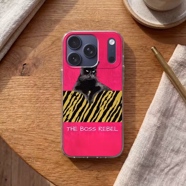 Kat - Baas - Roze - Tijgerprint Telefoonhoesje iPhone 17 Pro klein -sfeer1