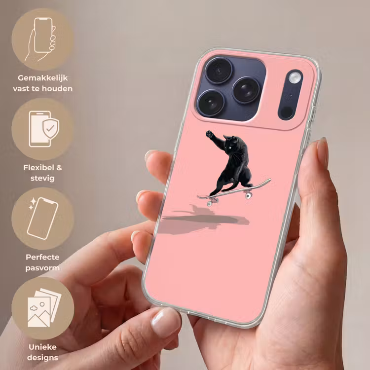 Kat - Skateboard - Roze Telefoonhoesje iPhone 17 Pro klein -sfeer3_NL