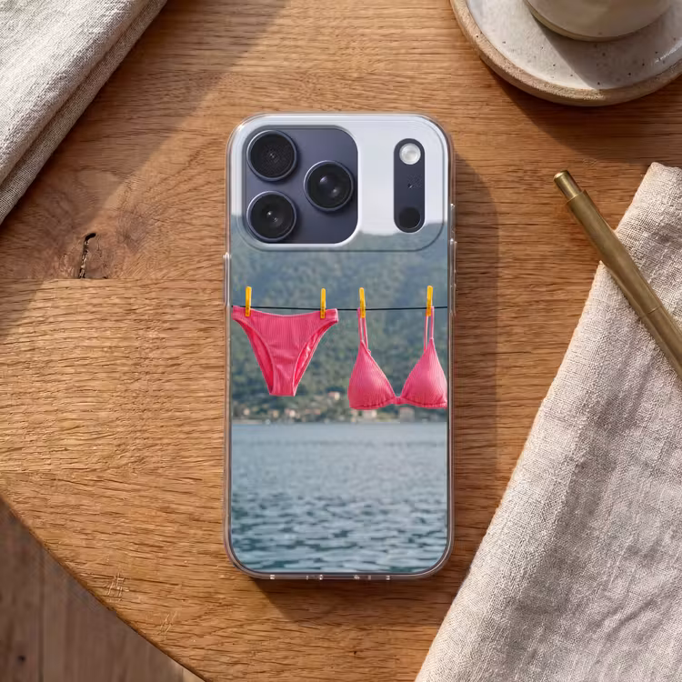 Kleding - Badkleding - Waslijn - Zomer - Roze Telefoonhoesje iPhone 17 Pro klein -sfeer1