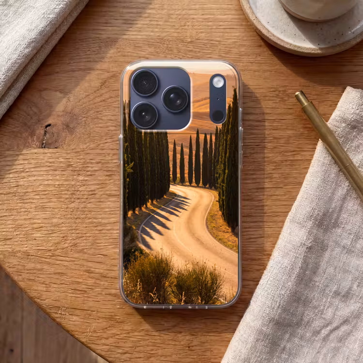 Landschap - Weg - Bomen - Natuur - Goud Telefoonhoesje iPhone 17 Pro klein -sfeer1