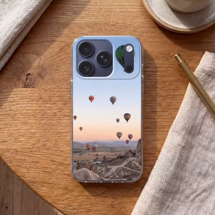 Luchtballonnen - Rotsen - Zonsopgang Telefoonhoesje iPhone 17 Pro klein -sfeer1