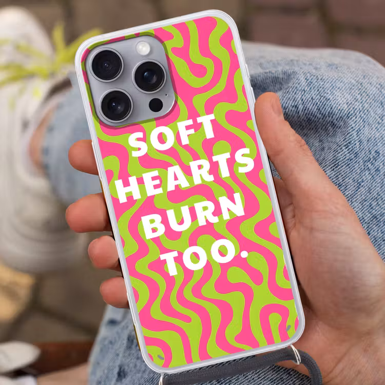 Abstract - Quote - Centraal - Roze Hoesje iPhone 16 Pro Max met koord klein -sfeer3