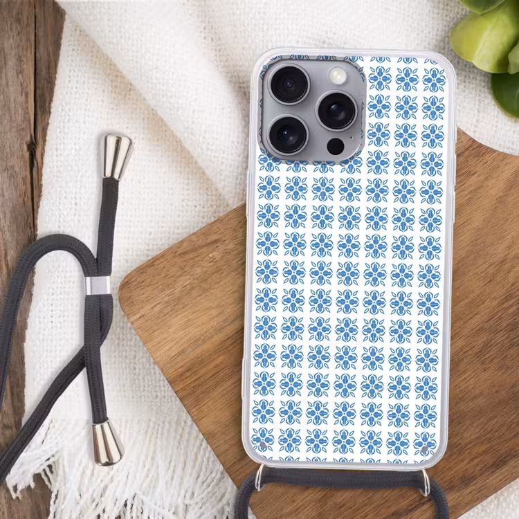 Zee - Sfeer - Blauw - Wit Hoesje iPhone 16 Pro Max met koord klein 804 -sfeer4