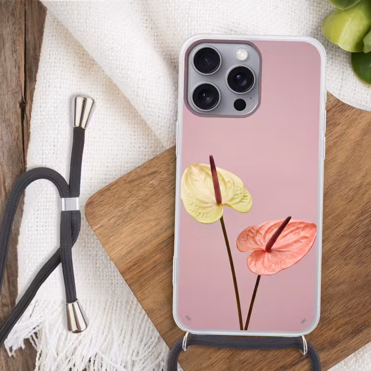 Bloemen - Anthuriums - Geel - Roze Hoesje iPhone 16 Pro Max met koord klein -sfeer4