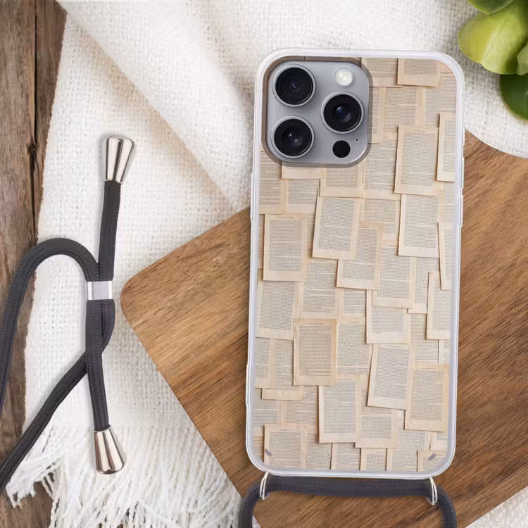 Boekpagina - Collage - Literatuur - Vintage - Beige Hoesje iPhone 16 Pro Max met koord klein -sfeer4