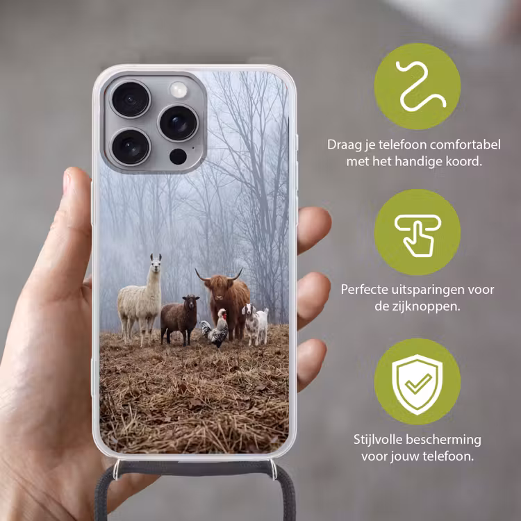 Boerderijdieren - Groep - Mist - Natuur - Rustiek Hoesje iPhone 16 Pro Max met koord klein -sfeer2_NL