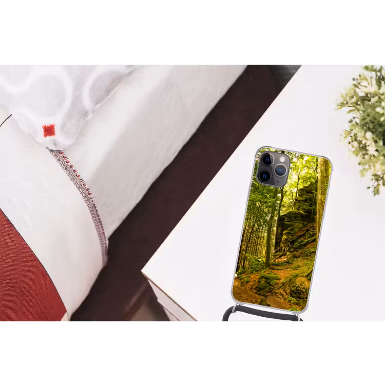 Bomen - Steen - Bos - Natuur Hoesje iPhone 12 Pro met koord klein -kamer