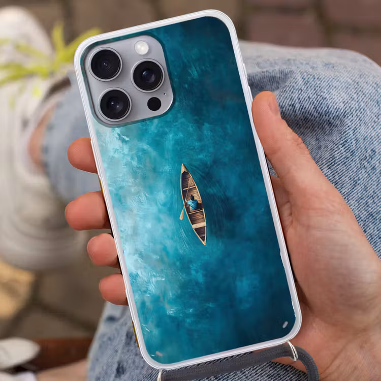 Bootje - Water - Blauw Hoesje iPhone 16 Pro Max met koord klein -sfeer3
