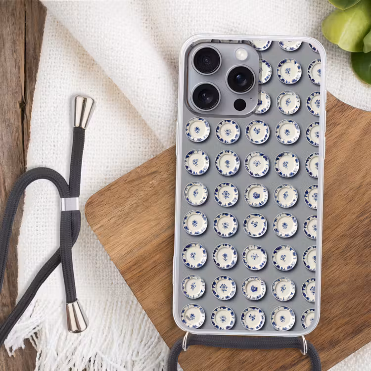 Borden - Bloemen - Blauw - Wit Hoesje iPhone 16 Pro Max met koord klein 804 -sfeer4