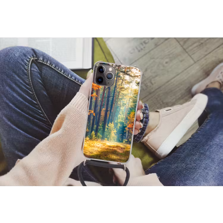 shutterstock-766886038 Hoesje iPhone 12 Pro met koord klein -hand