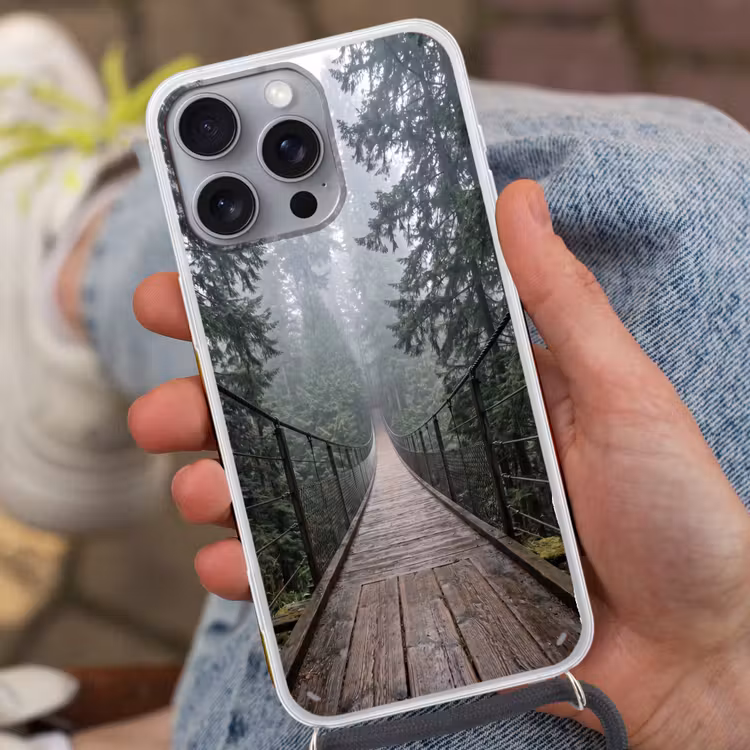 Brug - Bos - Mist - Natuur Hoesje iPhone 16 Pro Max met koord klein -sfeer3