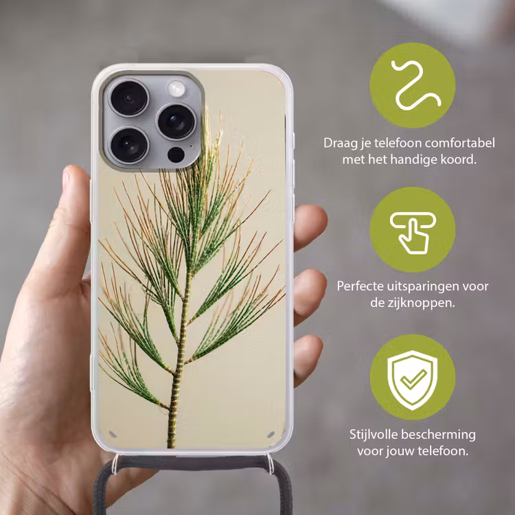 Dennentak - Naaldvormige bladeren - Lichtgroen Hoesje iPhone 16 Pro Max met koord klein -sfeer2_NL