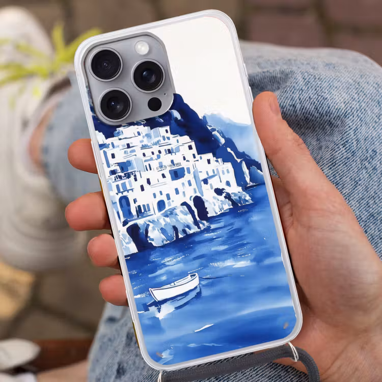 Dorp - Rotswand - Roeiboot - Water Hoesje iPhone 16 Pro Max met koord klein -sfeer3