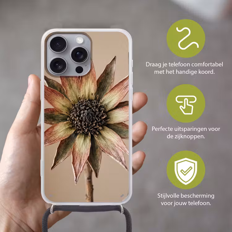 Droogbloem - Protea - Vintage - Beige - Rustiek Hoesje iPhone 16 Pro Max met koord klein -sfeer2_NL
