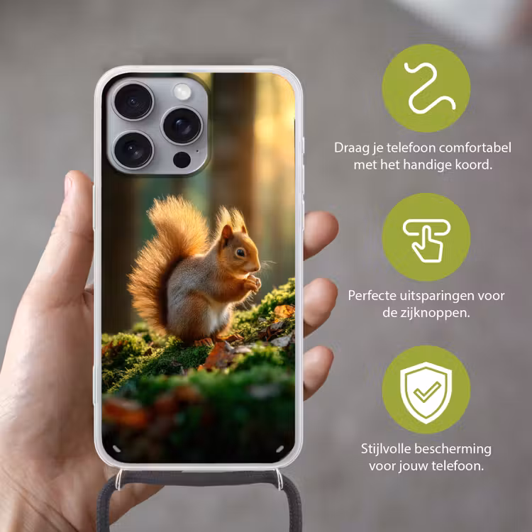 Eekhoorn - Nootje - Gras Hoesje iPhone 16 Pro Max met koord klein -sfeer2_NL