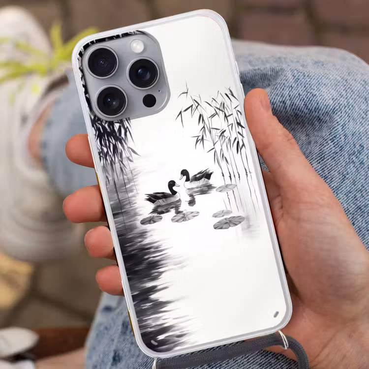 Eenden - Waterlelies - Riet - Zwart Hoesje iPhone 16 Pro Max met koord klein -sfeer3