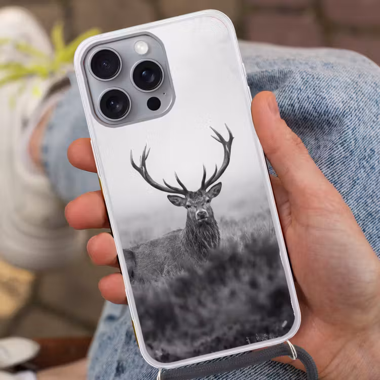 Hert - Mistig - Zwart - Wit Hoesje iPhone 16 Pro Max met koord klein -sfeer3