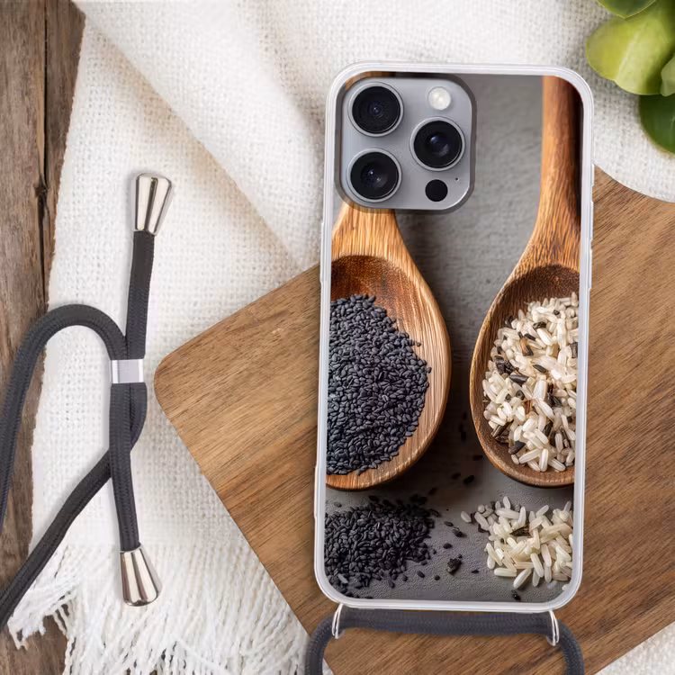 Houten - Lepels - Rijst - Zaden Hoesje iPhone 16 Pro Max met koord klein -sfeer4