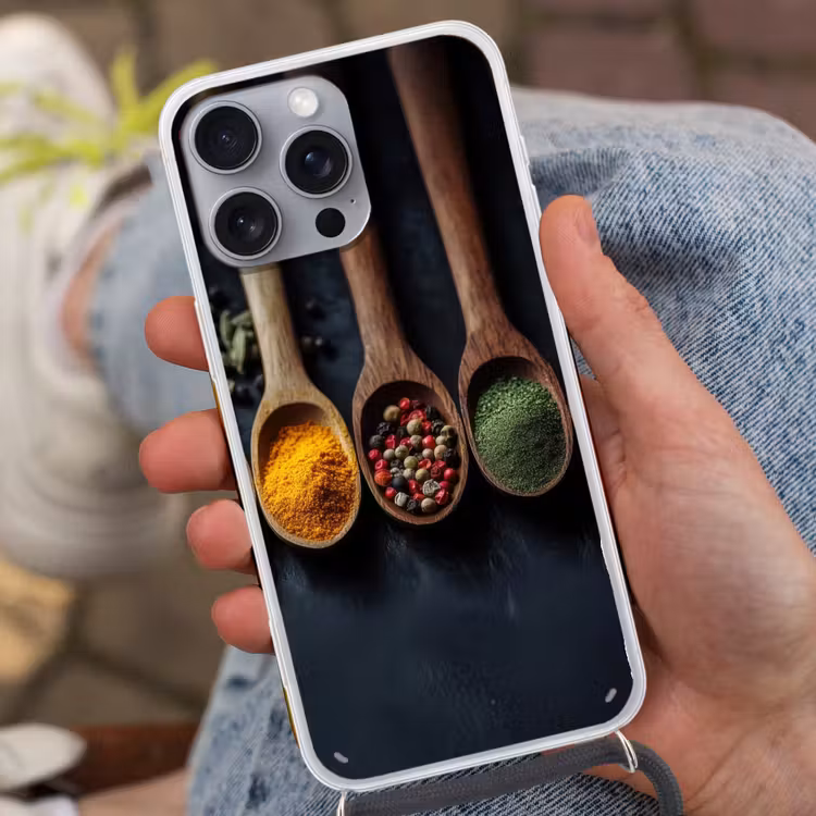 Houten - Lepels - Specerijen - Kruiden Hoesje iPhone 16 Pro Max met koord klein -sfeer3