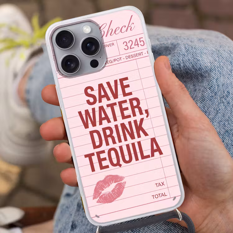 Humor - Drank - Tekst - Roze Hoesje iPhone 16 Pro Max met koord klein -sfeer3