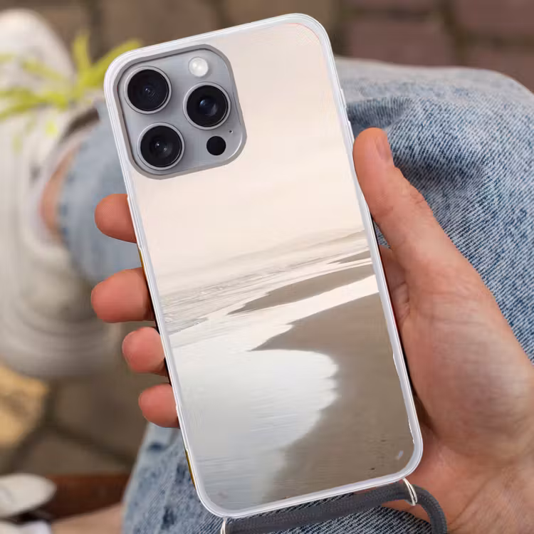 Kustlijn - Strand - Oceaan Hoesje iPhone 16 Pro Max met koord klein -sfeer3