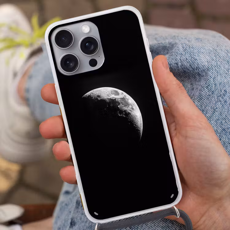 Maan - Hemel - Zwart - Schaduw Hoesje iPhone 16 Pro Max met koord klein -sfeer3