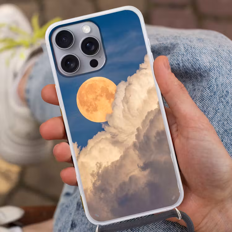 Maan - Wolken - Natuur - Oranje Hoesje iPhone 16 Pro Max met koord klein -sfeer3