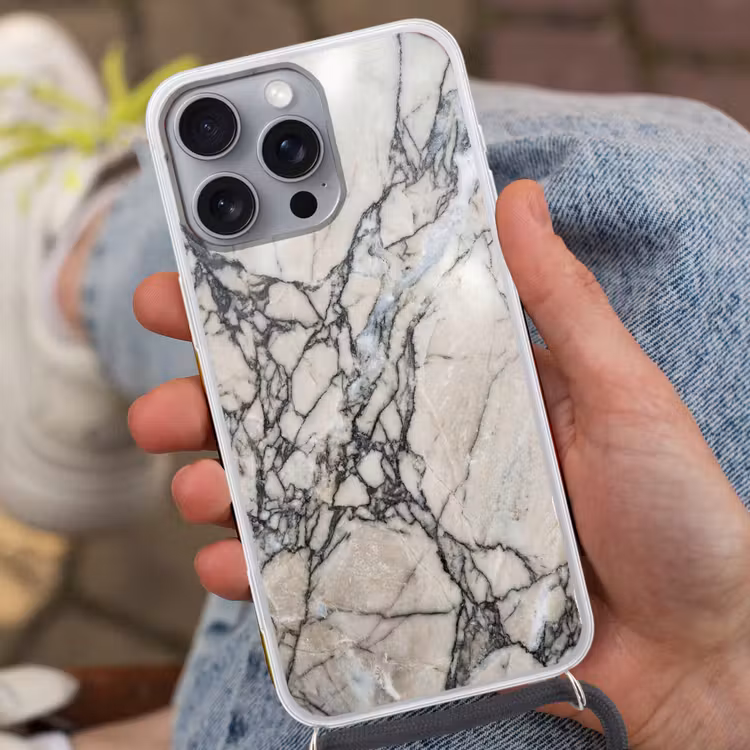 Marmer - Aderen - Patroon - Wit - Grijs Hoesje iPhone 16 Pro Max met koord klein -sfeer3