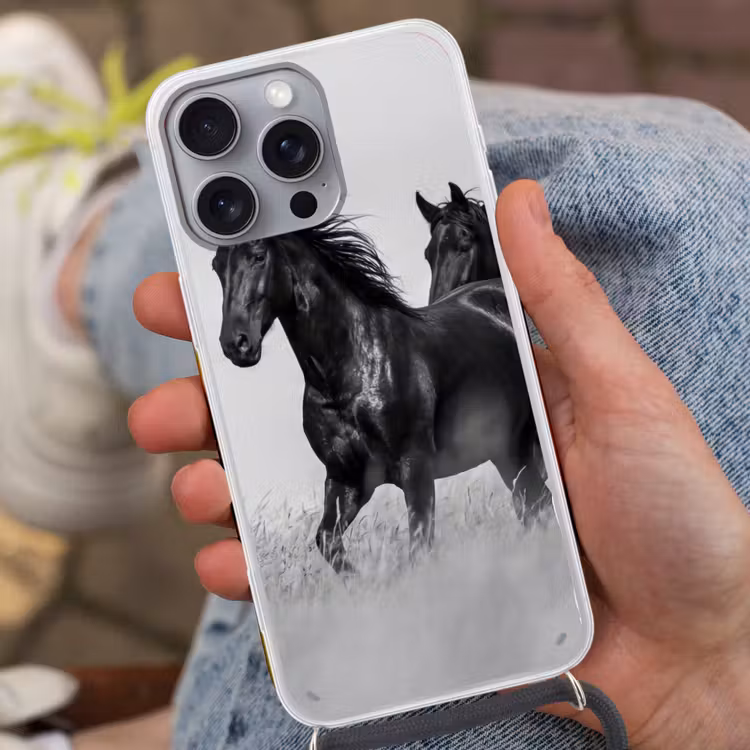 Paarden - Gras - Zwart - Wit Hoesje iPhone 16 Pro Max met koord klein -sfeer3