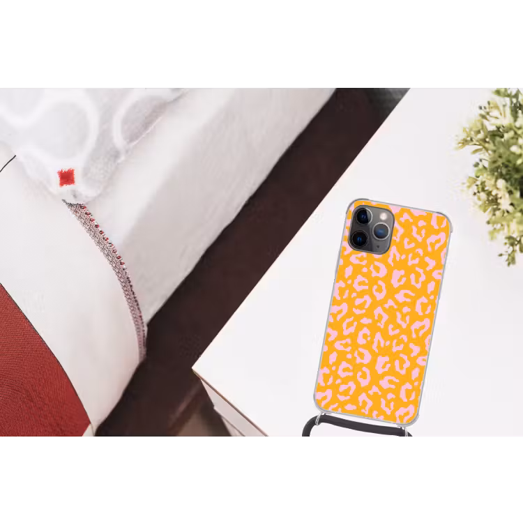 Panterprint - Oranje - Roze - Dierenprint Hoesje iPhone 12 Pro met koord klein -kamer