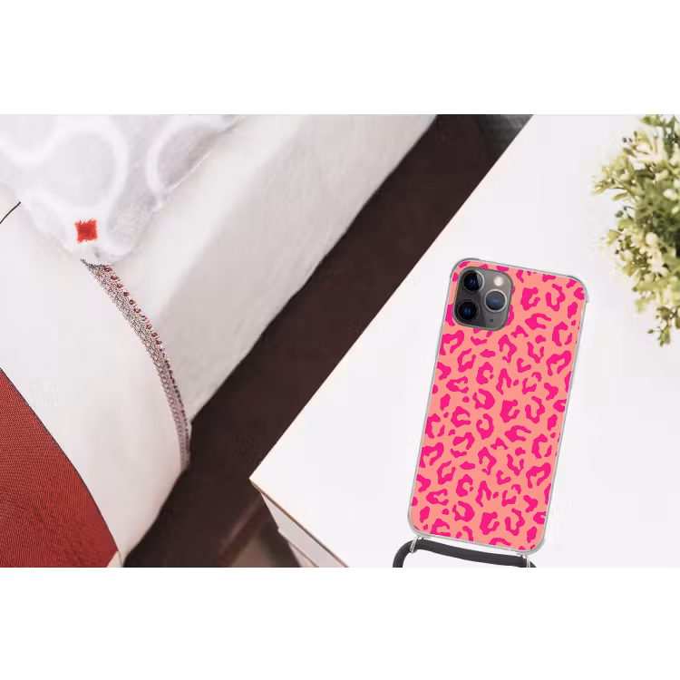 Panterprint - Roze - Dierenprint - Minimalistisch Hoesje iPhone 12 Pro met koord klein -kamer