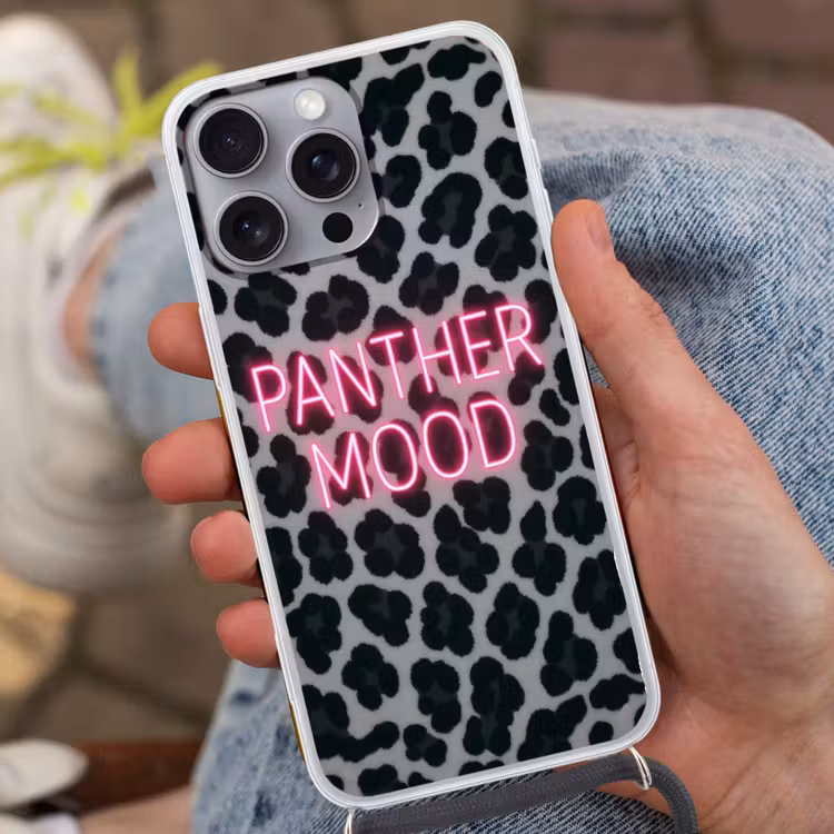 Panterprint - Zwart - Neonletters - Roze Hoesje iPhone 16 Pro Max met koord klein -sfeer3