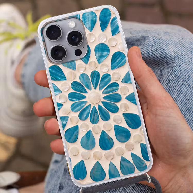 Patroon - Mozaïek - Schelpen - Abstract - Turquoise Hoesje iPhone 16 Pro Max met koord klein -sfeer3
