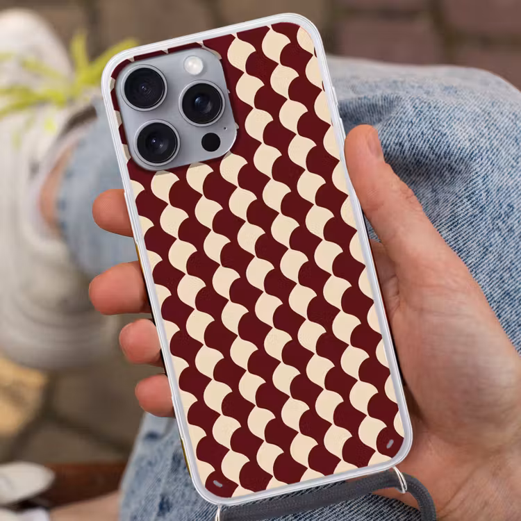 Rood - Tegelpatroon - Crème Hoesje iPhone 16 Pro Max met koord klein 804 -sfeer3