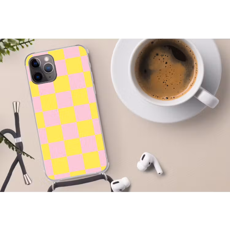 Schaakbord patroon - Geel - Roze - Blokjes Hoesje iPhone 12 Pro met koord klein -oordop