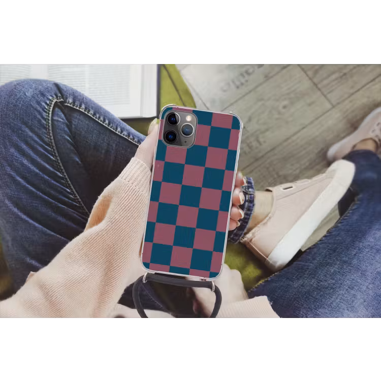 Schaakbord print - Blauw - Rood - Blokjes Hoesje iPhone 12 Pro met koord klein -hand
