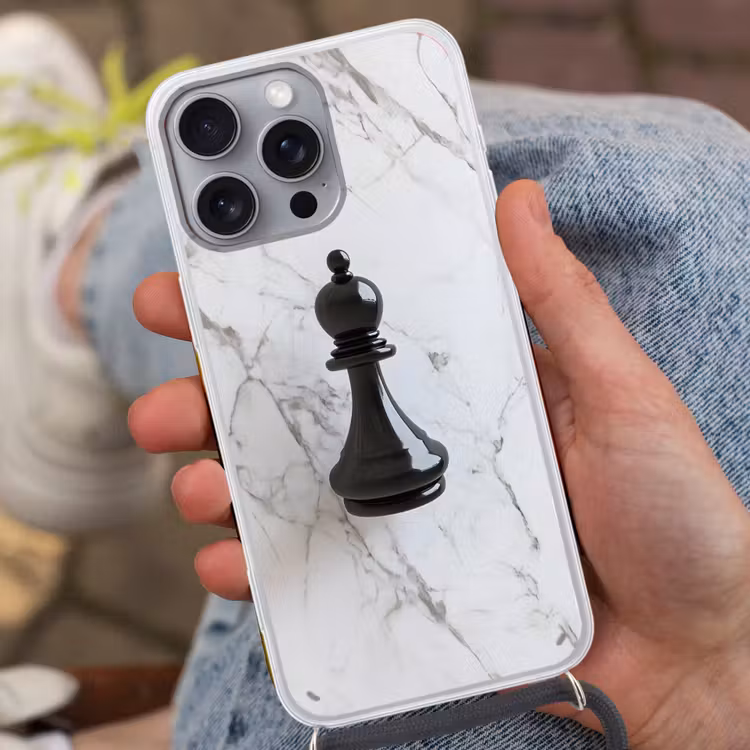 Schaakstuk - Loper - Zwart - Marmer Hoesje iPhone 16 Pro Max met koord klein -sfeer3