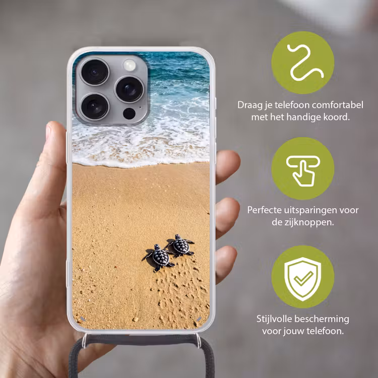 Schildpad - Jong - Strand - Oceaan - Blauw Hoesje iPhone 16 Pro Max met koord klein -sfeer2_NL