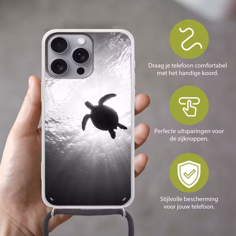 Schildpad - Onderwater - Lichtstralen - Oceaan - Zwart-wit Hoesje iPhone 16 Pro Max met koord klein -sfeer2_NL